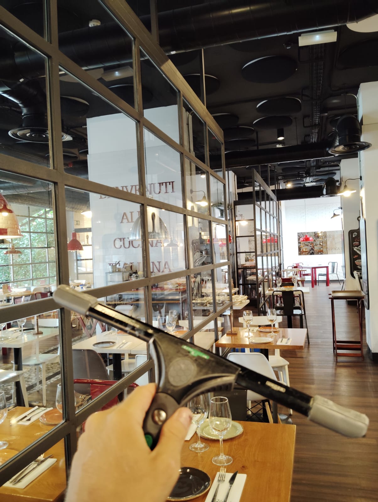 Limpieza profesional de cristales en la Costa del Sol