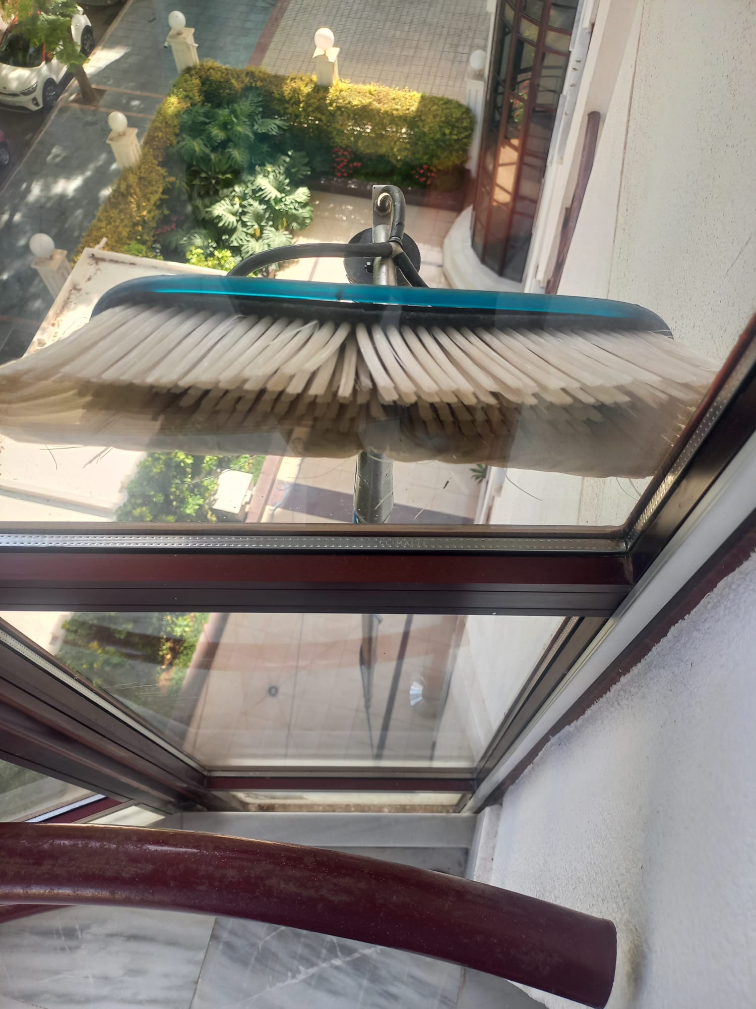 Equipo profesional Mis Estrellas limpieza en general, limpieza de cristales en vertical